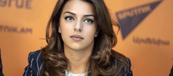 Гоар Гумашян на пресс-конференции по теме открытия первой  международной научно-образовательной школы в Дилижане - Sputnik Армения