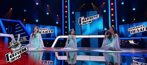 Глотова, Харазьян и Абделькадер. «Lovin’ You» - Поединки - Голос.Дети - Сезон 6 - Sputnik Армения