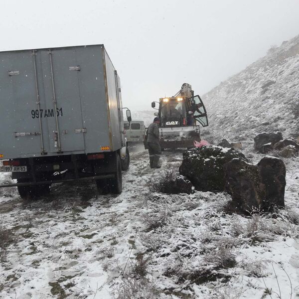 Երևանի մի հատվածը զրկվել է ջրից. պատճառը ջրատարի վթարն է. լուսանկարներ Երևանի մի հատվածը զրկվել է ջրից. պատճառը ջրատարի վթարն է. լուսանկարներ - Sputnik Արմենիա
