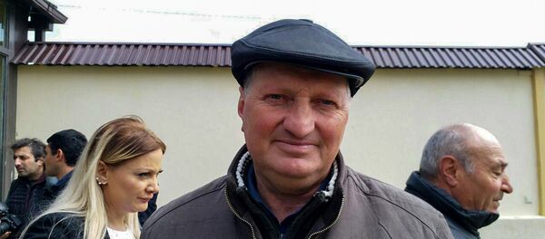 Тигран Казарян, основатель садов и питомника органических ягод близ города Чаренцаван, Котайкская область. - Sputnik Армения