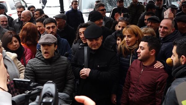 Сотрудники Оперы и деятели искусств провели акцию протеста перед зданием правительства.  - Sputnik Արմենիա