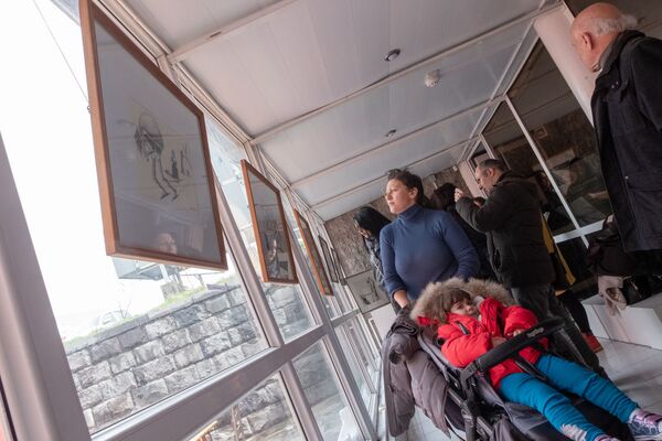 Аброян порой заряжает общество на доброту: первое апреля – день шуток, а не обмана Аброян порой заряжает общество на доброту: первое апреля – день шуток, а не обмана - Sputnik Армения