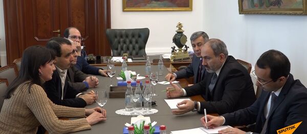 Վարչապետն ընդունել է Օպերայի և բալետի ազգային ակադեմիական թատրոնի աշխատակիցներին - Sputnik Արմենիա