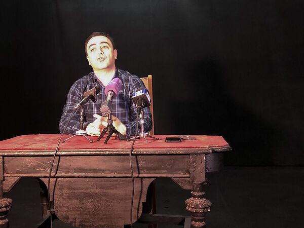 Գյումրիում թույլ չեն տա անծանոթներին թատրոն խցկվել. աճեմյանցիներն «ապահովագրվում» են - Sputnik Արմենիա