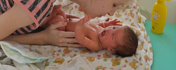 Мать с новорожденным - Sputnik Արմենիա