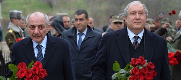 Президенты Армении и Карабаха Армен Саркисян и Бако Саакян возложили цветы перед манументом в честь павших солдат в апрельской войне (1 апреля 2019). Талыш Президенты Армении и Карабаха Армен Саркисян и Бако Саакян возложили цветы перед манументом в честь павших солдат в апрельской войне (1 апреля 2019). Талыш - Sputnik Արմենիա