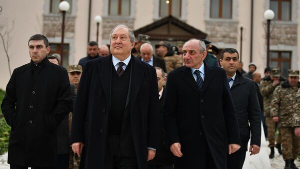 Президенты Армении и Карабаха Армен Саркисян и Бако Саакян встретились с военнослужащими, участвовавшими в апрельской войне (1 апреля 2019). Талыш - Sputnik Армения