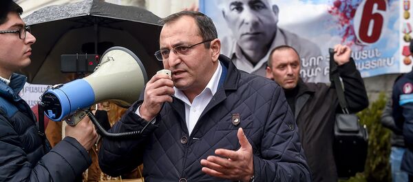Представители АРФ Дашнакцутюн устроили акцию протеста перед зданием генпрокуратуры Армении (2 апреля 2019). Еревaн - Sputnik Армения