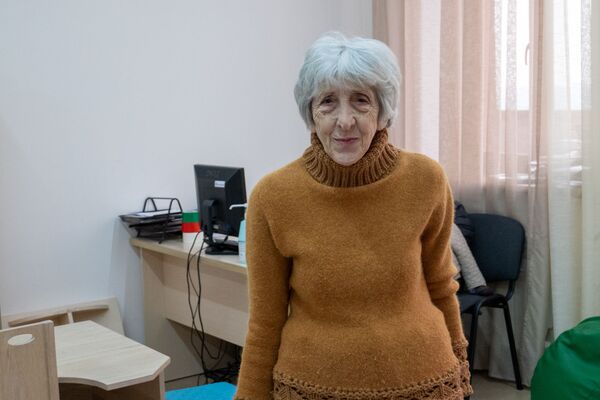 Ես Նունեն եմ` նախագահի կինը, եկել եմ ծանոթանալու. կեքս ու պիցցա Սարգսյանի կնոջ համար Ես Նունեն եմ` նախագահի կինը, եկել եմ ծանոթանալու. կեքս ու պիցցա Սարգսյանի կնոջ համար - Sputnik Արմենիա