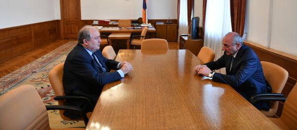Встреча президентов Армении и Карабаха Армена Саркисяна н и Бако Саакяна (2 апреля 2019). Степанакерт - Sputnik Արմենիա