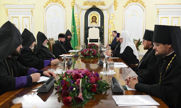 Гарегин II попросил Патриарха Кирилла помочь делу освобождения в Азербайджане Казаряна Гарегин II попросил Патриарха Кирилла помочь делу освобождения в Азербайджане Казаряна - Sputnik Армения