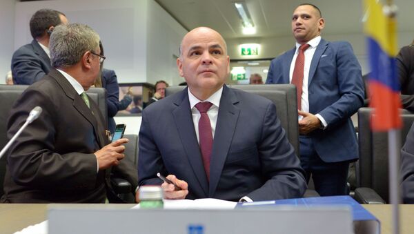 Министр нефти Венесуэлы Мануэль Кеведо перед заседанием ОПЕК (6 декабря 2018). Вена - Sputnik Армения