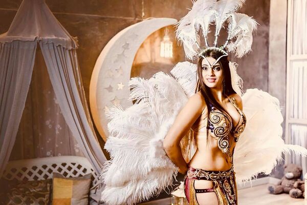 Удивить красотой в Армении очень сложно: что привело в восторг артистку популярных шоу Удивить красотой в Армении очень сложно: что привело в восторг артистку популярных шоу - Sputnik Армения