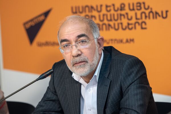 Делать прививку или нет: армянские врачи развеяли мифы о вакцине из США Делать прививку или нет: армянские врачи развеяли мифы о вакцине из США - Sputnik Армения