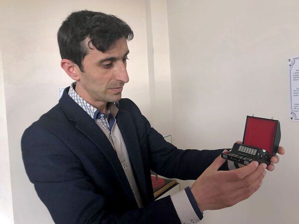 Обиделся на Ереван и сделал назло кондуктору: уникальный музей открылся в Гюмри - Sputnik Армения