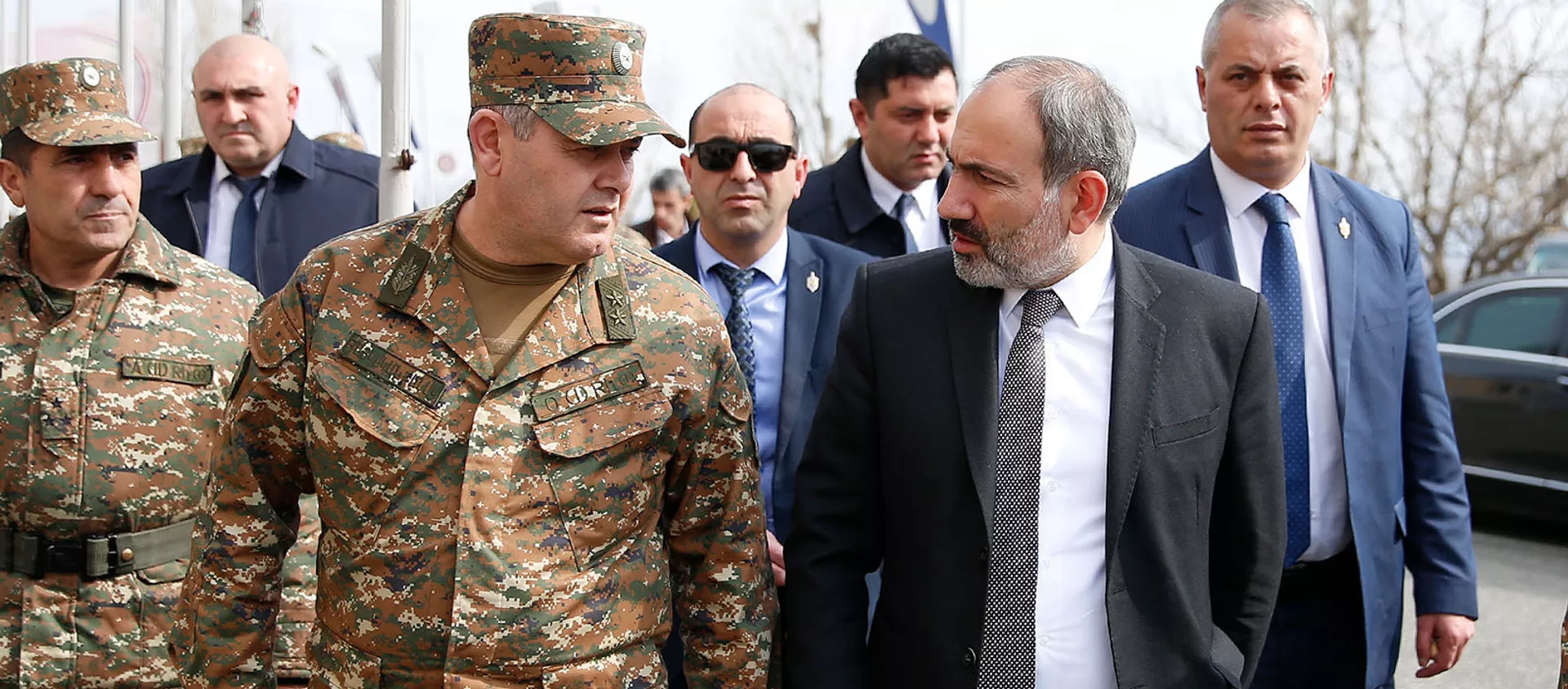 Премьер-министр Армении Никол Пашинян и начальник Генштаба ВС Артак Давтян в военном полигоне Баграмян (3 апреля 2019). Армения - Sputnik Армения, 1920, 10.03.2021