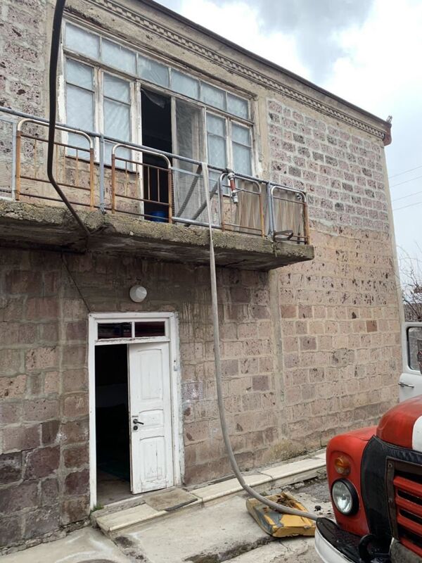 Ողբերգական դեպք Արագածոտնի մարզում. կինը մահացել է այրվող տանը - Sputnik Արմենիա