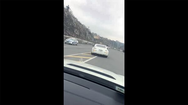 Феноменальный дрифт устроил друг жениха на свадьбе: юзеры в Армении просят простить лихача - Sputnik Армения