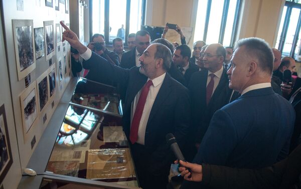 Премьер-министр Никол Пашинян в музее ЮКЖД (5 апреля 2019). Еревaн - Sputnik Армения