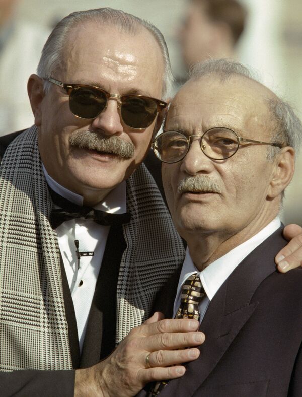 Кинорежиссеры Никита Михалков и Георгий Данелия, 2000 год - Sputnik Армения