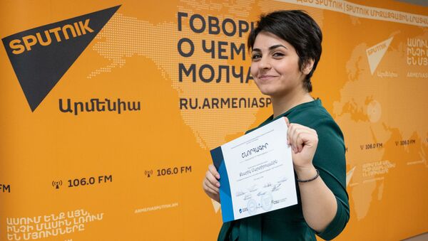 Корреспондент Sputnik Армения Нана Мартиросян получила специальный приз на 16 ежегодном конкурсе на лучший радио, телевизионный и печатный мaтepиал о проблемах людей с инвалидностью Равные возможности. - Sputnik Армения