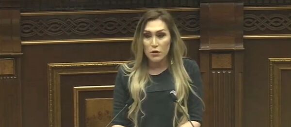 Հայ տրանսգենդերը ելույթ ունեցավ ԱԺ ամբիոնից Հայ տրանսգենդերը ելույթ ունեցավ ԱԺ ամբիոնից - Sputnik Արմենիա