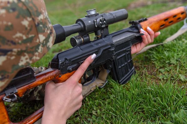 Խնամված եղունգներ, СВД և CHANEL․ հայկական բանակում աղջիկները կարծրատիպեր են կոտրում Խնամված եղունգներ, СВД և CHANEL․ հայկական բանակում աղջիկները կարծրատիպեր են կոտրում - Sputnik Արմենիա