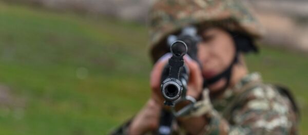 Эксклюзивное фото девушки-снайпера ВС Армении Эксклюзивное фото девушки-снайпера ВС Армении - Sputnik Արմենիա