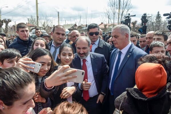 Рабочий визит премьер-министра Никола Пашиняна в Гюмри (5 апреля 2019). Ширак - Sputnik Армения