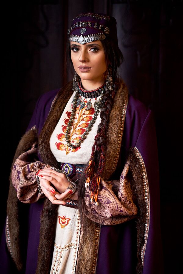 Удивить красотой в Армении очень сложно: что привело в восторг артистку популярных шоу Удивить красотой в Армении очень сложно: что привело в восторг артистку популярных шоу - Sputnik Армения