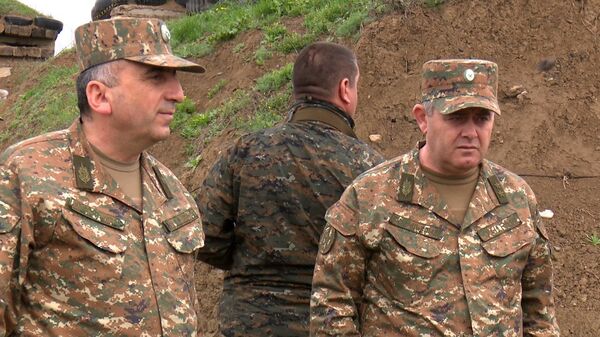 Արտակ Դավթյանն այցելել է առաջնագիծ. լուսանկարներ Արտակ Դավթյանն այցելել է առաջնագիծ. լուսանկարներ - Sputnik Արմենիա