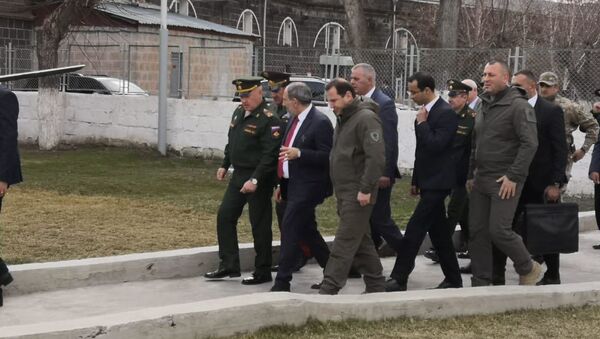 Никол Пашинян посетил 102-ю российскую военную базу Гюмри - Sputnik Արմենիա