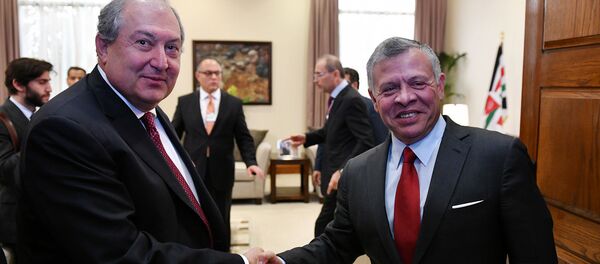 Президент Армении Армен Саркисян встретился с королем Иордании Абдаллой II (6 апреля 2019). Амман Президент Армении Армен Саркисян встретился с королем Иордании Абдаллой II (6 апреля 2019). Амман - Sputnik Արմենիա