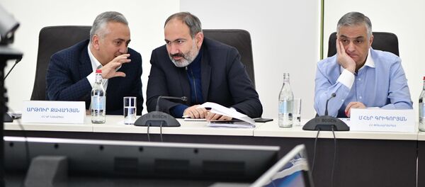 Премьер-министр Никол Пашинян посетил Учебно-исследовательский центр Центрального банка в Дилижане - Sputnik Армения