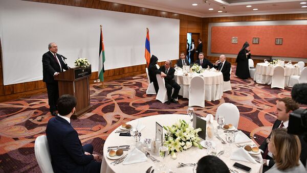 Президент Армен Саркисян встретился с армянской общиной Иордании (6 апреля 2019). Амман - Sputnik Արմենիա