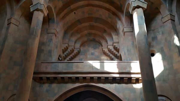 Զվարթնոց և Արարատ. ի՞նչ շունչ ու ոգի է դրել ճարտարապետը Ստեփանակերտի Մայր տաճարի հիմքում - Sputnik Արմենիա