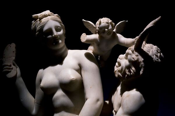 «Աֆրոդիտե, Պան և Էրոս» քանդակախումբ, մ.թ.ա. մոտ 100 թվական։ - Sputnik Արմենիա