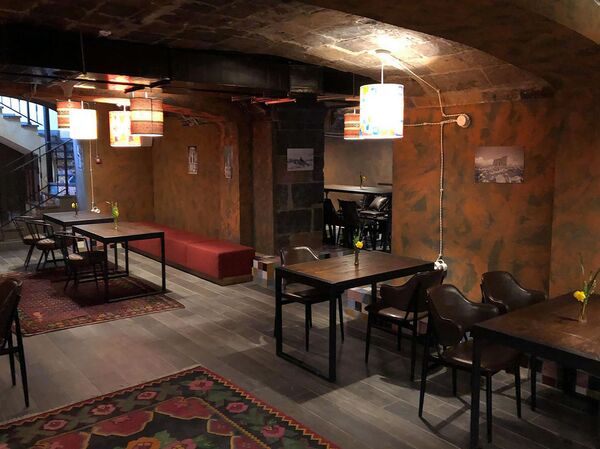 Видали, Гюмри теперь – центр вселенной: лучший подарок горожанам от бывших Видали, Гюмри теперь – центр вселенной: лучший подарок горожанам от бывших - Sputnik Армения