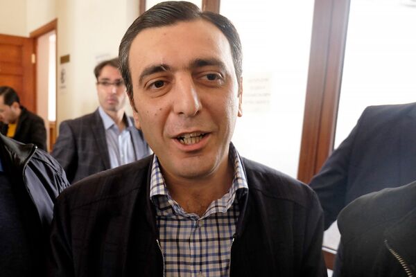 Сотрудники компании Спайка перекрыли одну из главных улиц Еревана - Sputnik Армения