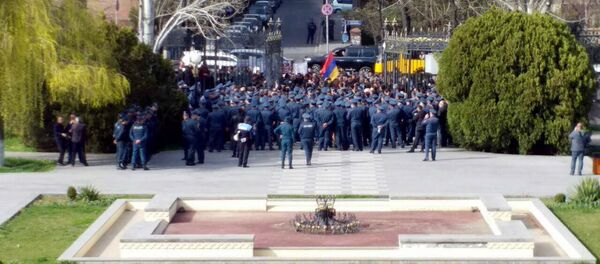 Демонстрация против ЛГБТ у парламента Армении (8 апреля 2019). Еревaн Демонстрация против ЛГБТ у парламента Армении (8 апреля 2019). Еревaн - Sputnik Արմենիա