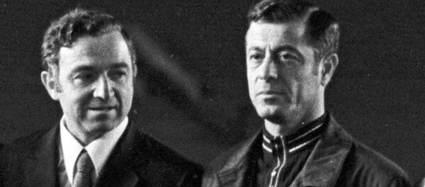Тренер ереванского Арарата Арутюн Кегеян (справа) и старший тренер Никита Симонян после вручения Кубка СССР по футболу (10 октября 1973). Москвa Тренер ереванского Арарата Арутюн Кегеян (справа) и старший тренер Никита Симонян после вручения Кубка СССР по футболу (10 октября 1973). Москвa - Sputnik Армения