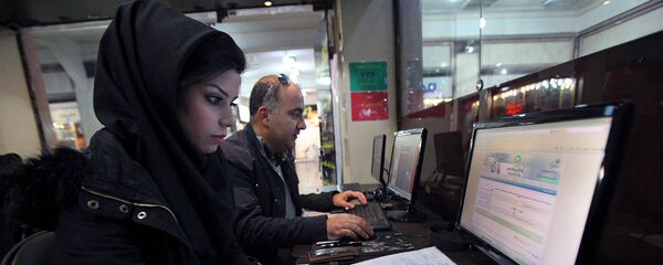 Пользователи интернет-кафе в Тегеране Пользователи интернет-кафе в Тегеране - Sputnik Армения