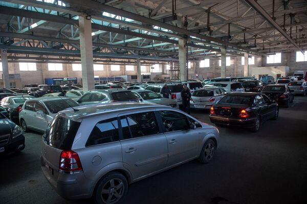 Մաքսային կազուս ԵԱՏՄ-ում․ ինչպես Հայաստանից տարված մեքենաներն ապօրինի դարձան ՌԴ–ում - Sputnik Արմենիա