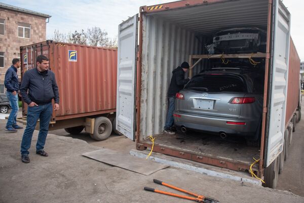 Трата денег или необходимость: в Армении разобрали по косточкам будущую таможню в Гюмри Трата денег или необходимость: в Армении разобрали по косточкам будущую таможню в Гюмри - Sputnik Армения