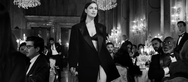 Модель Ирина Шейк в рекламе нового парфюма Jean Paul Gaultier Scandal - Sputnik Армения