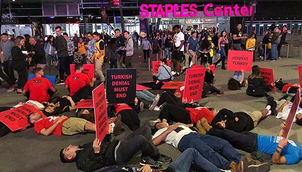 Чтобы мир знал о зверствах: в США прошла молчаливая акция в память о жертвах Геноцида - Sputnik Армения