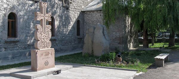 Дворик армянской церкви в Ахалкалаки, Грузия - Sputnik Արմենիա