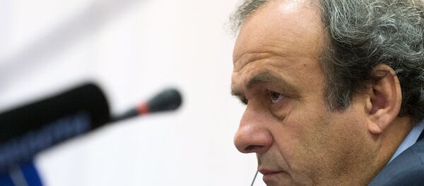 Футбол. Встреча Николая Толстых с Мишелем Платини Футбол. Встреча Николая Толстых с Мишелем Платини - Sputnik Армения