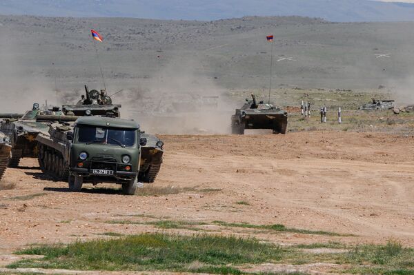 Танки, авиация, Грады - масштабное зрелище получилось на армяно-российских учениях Танки, авиация, Грады - масштабное зрелище получилось на армяно-российских учениях - Sputnik Армения