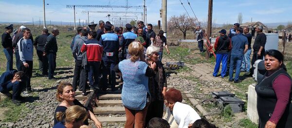 Жители села Зартонк Армавирской области протестуют против главы сельской администрации (13 апреля 2019). Армавир - Sputnik Армения